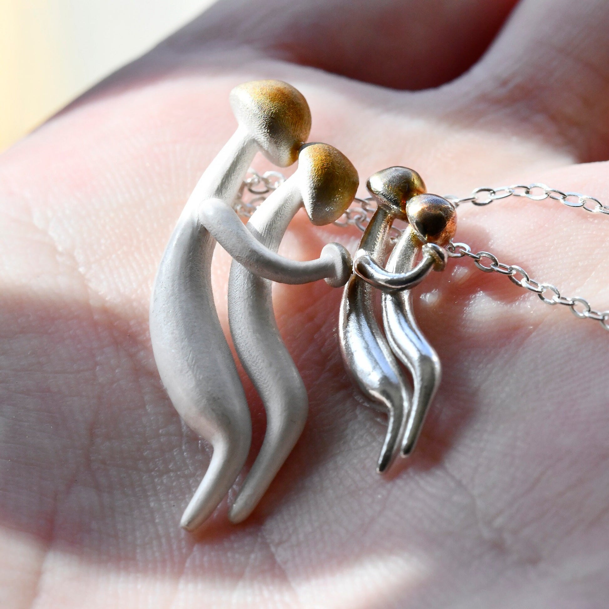 Hugging Mushroom Necklace set and it can use as cute keychain which is a great gift for couples/ made with S925