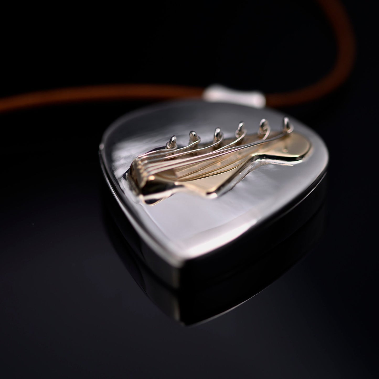 Guitar pick locket necklace with 5mm | High-capacity and High-security | personalized gift for guitar player