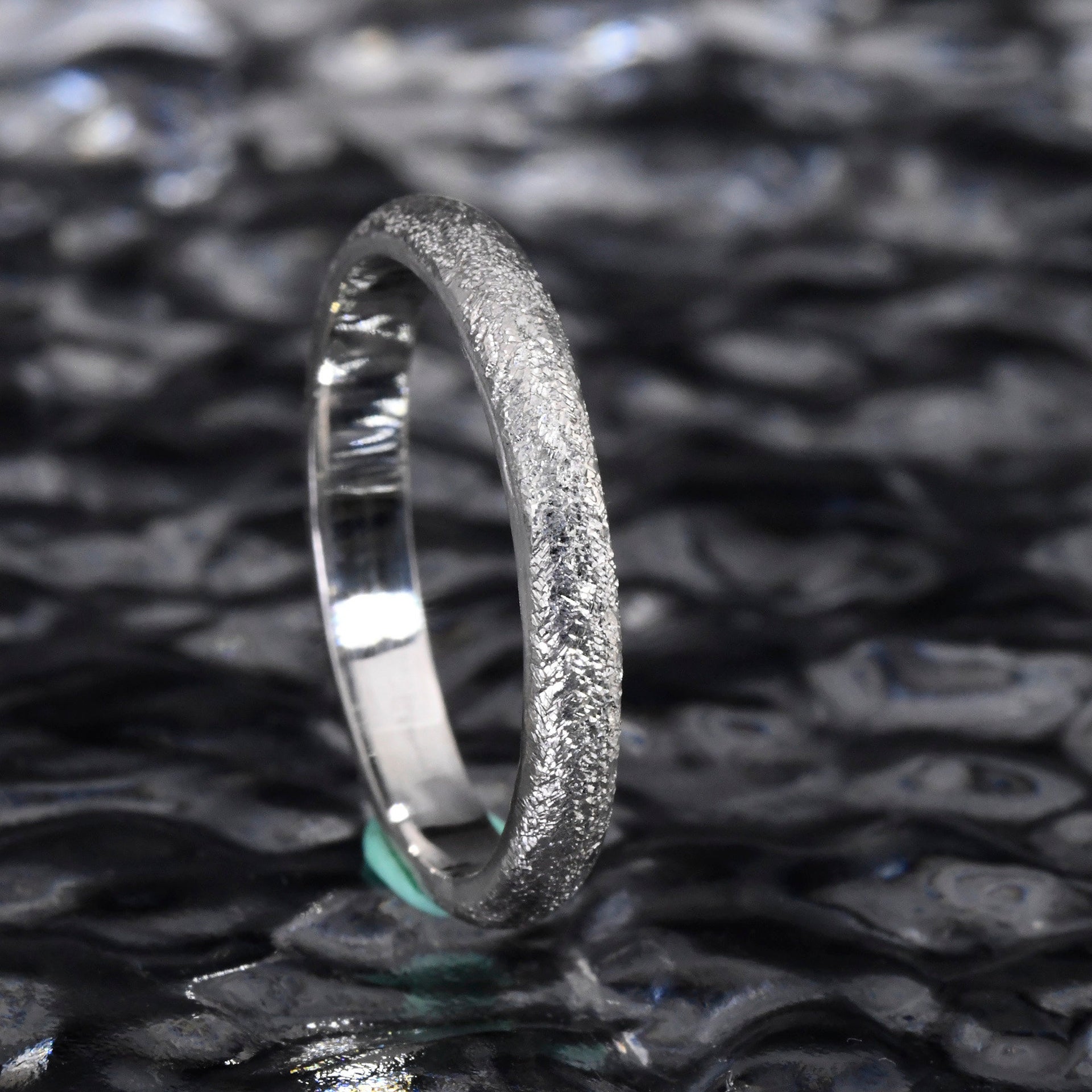 Slim personalized silver band with Gypsophila shining texture